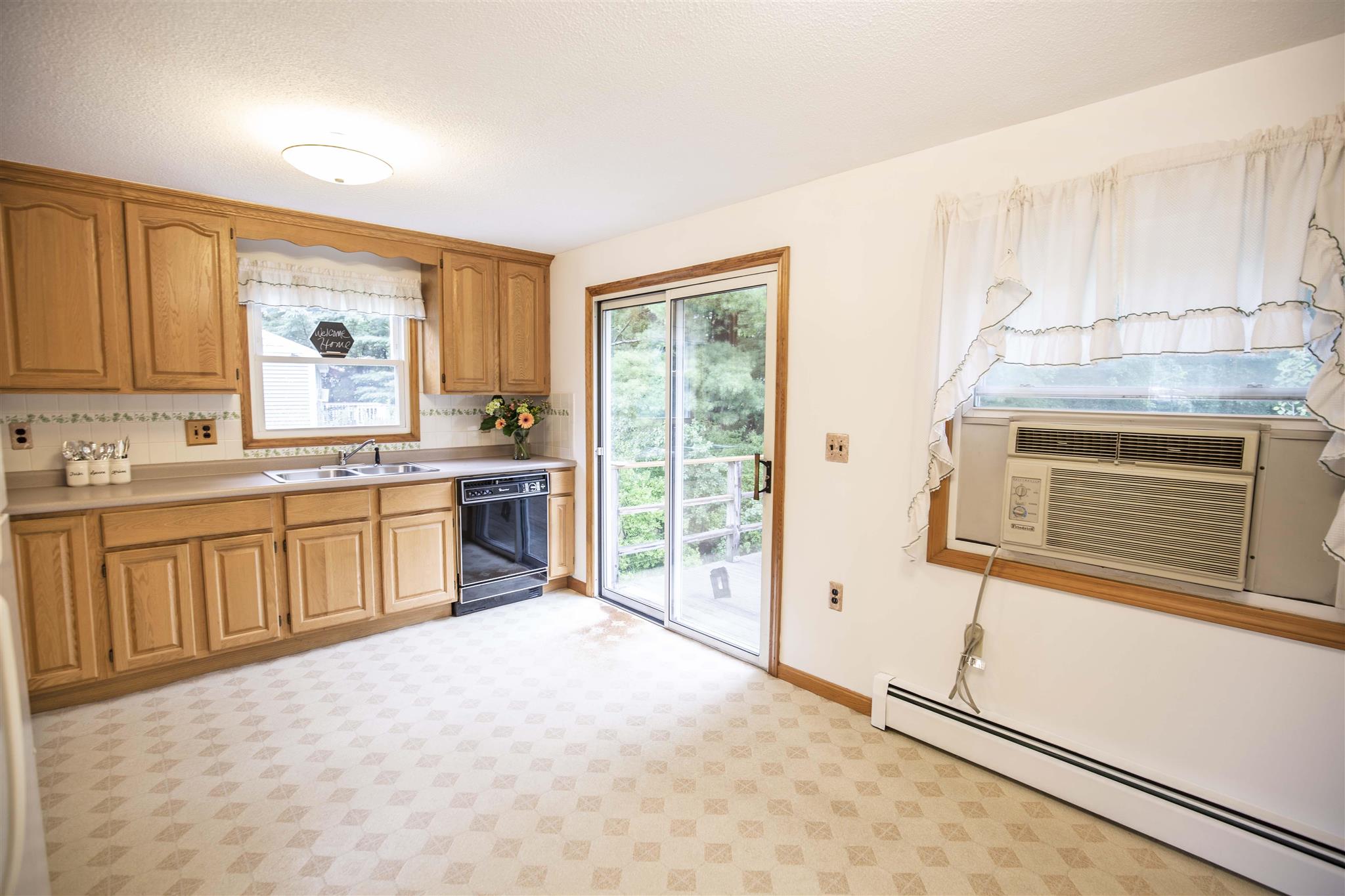 9 Mulberry Road Salem, NH 03079 - Photo 7 of 29 Gallery Image 7