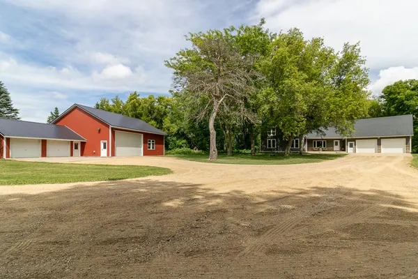 $850,000 | 58385 Kirkwood Road, Mankato, MN 56001