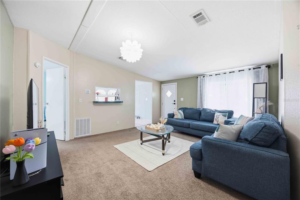 2995 Thornhill Road Winter Haven, FL 33880 - Photo 4 of 18