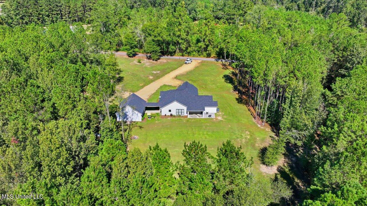 123 L & B Way Mendenhall, MS 39114 - Photo 3 of 73 69-123 L & B Way _ Home Tours MS