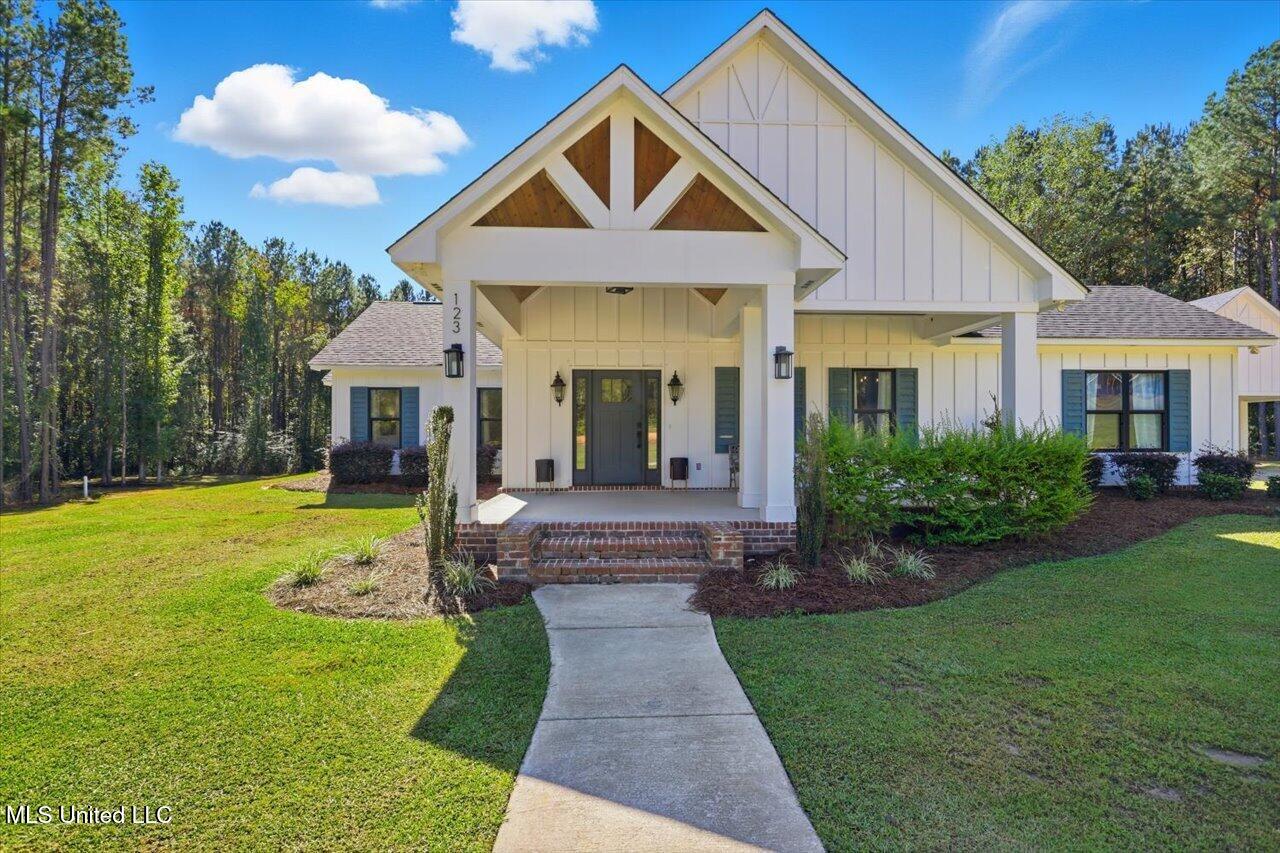 123 L & B Way Mendenhall, MS 39114 - Photo 4 of 73 04-123 L & B Way _ Home Tours MS