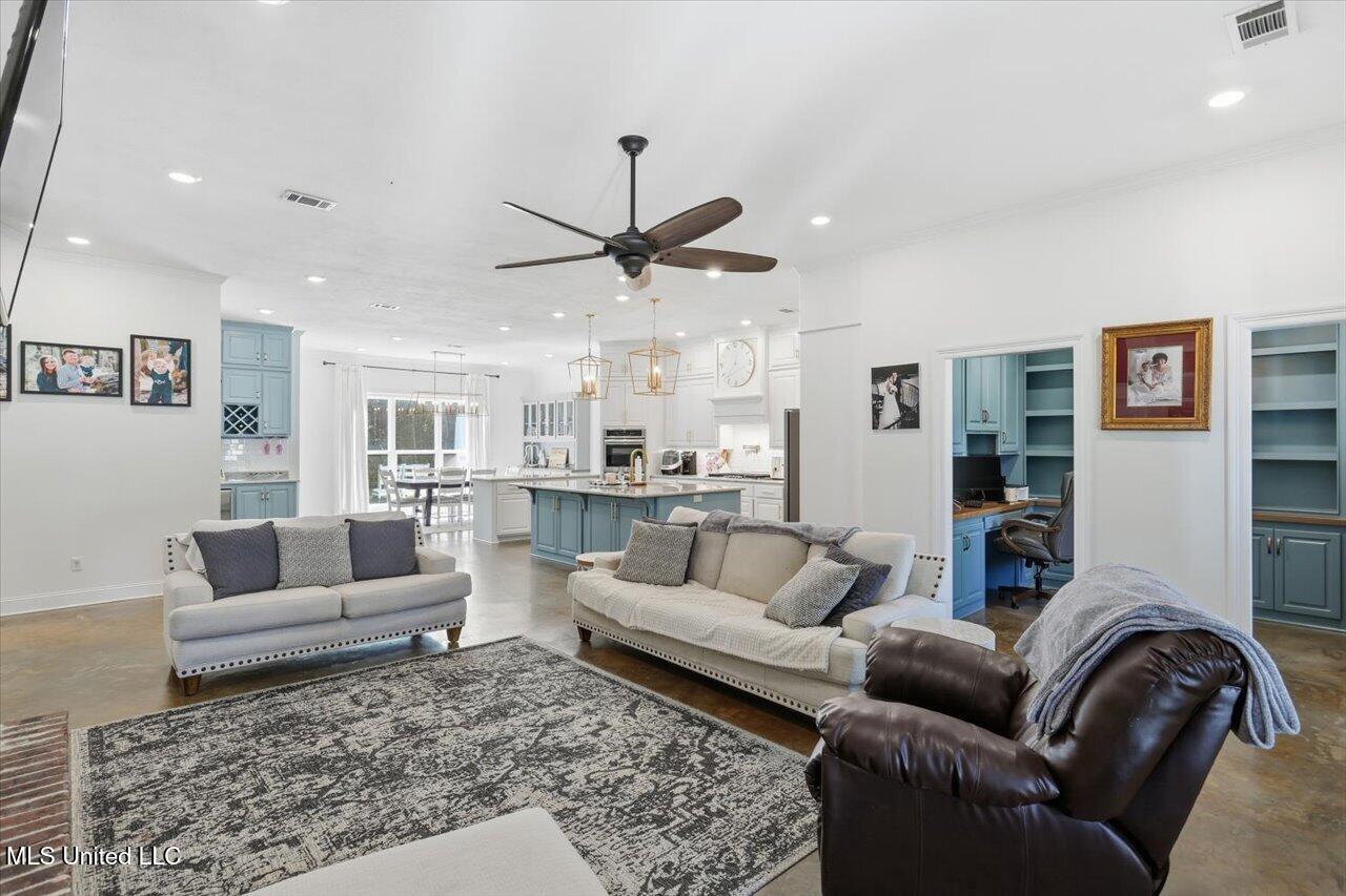 123 L & B Way Mendenhall, MS 39114 - Photo 7 of 73 07-123 L & B Way _ Home Tours MS