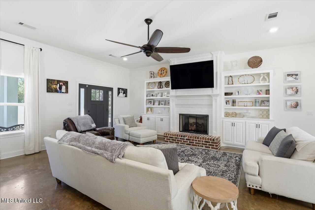 123 L & B Way Mendenhall, MS 39114 - Photo 9 of 73 09-123 L & B Way _ Home Tours MS