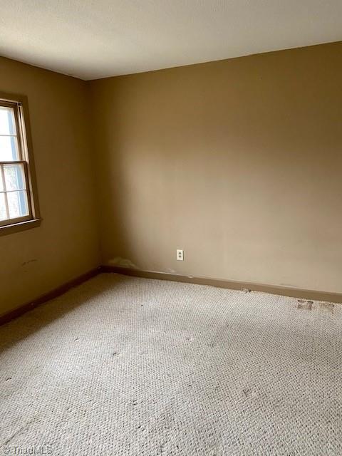 1105 Robinhood Road, Unit B High Point, NC 27262 - Photo 6 of 8 Gallery Image 6
