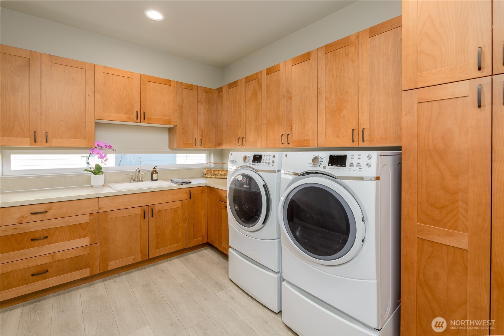 621 Jones Farm Road Sequim, WA 98382 - Photo 34 of 40 a utility room with sink dryer and washer