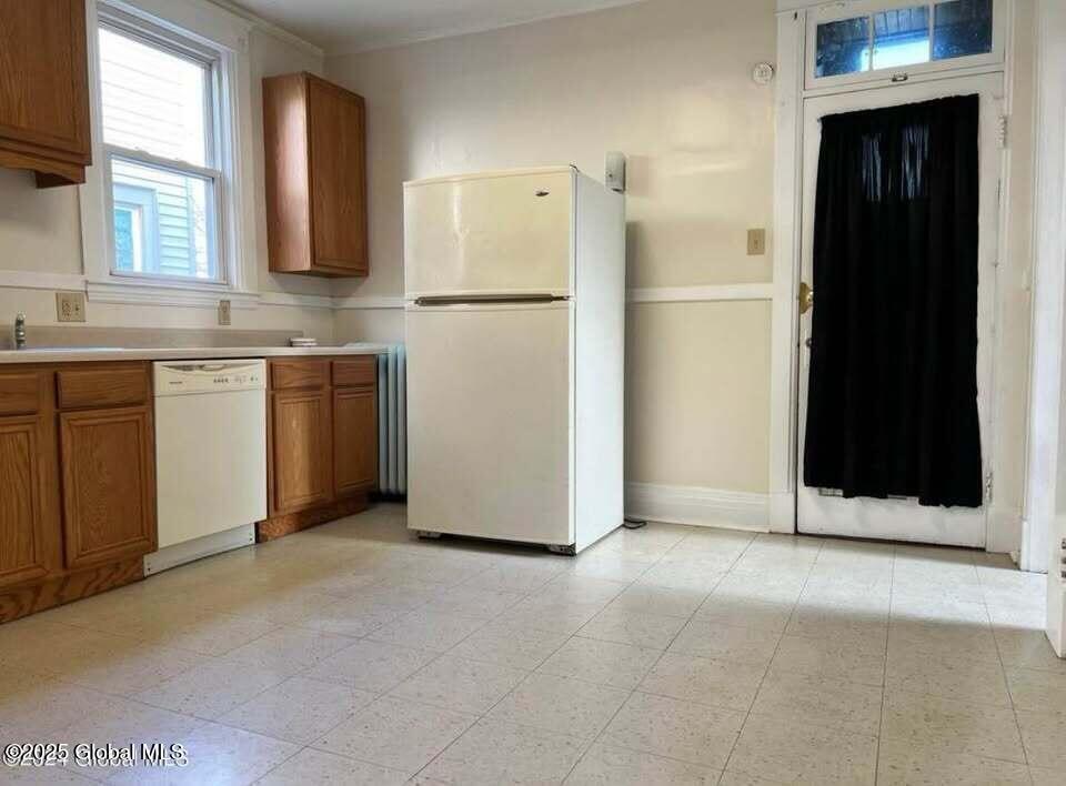 535 Hamilton Street Albany, NY 12203 - Photo 11 of 21 489921981_3107733299402614_8652264209199