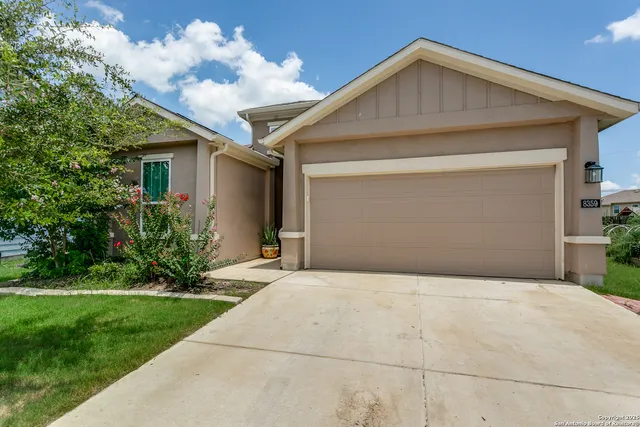 a front view of house with yard