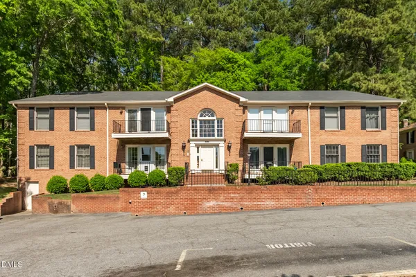 $330,000 | 1515 East Franklin Street, Unit 13, Chapel Hill, NC 27514