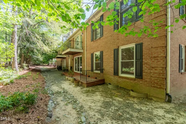 $330,000 | 1515 East Franklin Street, Unit 13, Chapel Hill, NC 27514