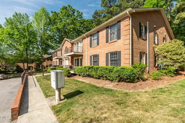 $330,000 | 1515 East Franklin Street, Unit 13, Chapel Hill, NC 27514