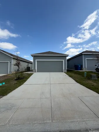 $1,500 | 3726 Glade Creek, San Antonio, TX 78245