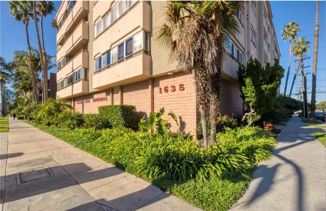 $3,400 | 1635 East Ocean Boulevard, Unit 4F, Long Beach, CA 90802