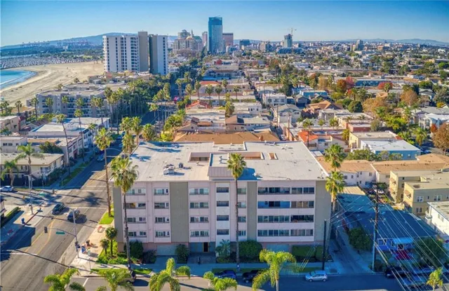 $3,400 | 1635 East Ocean Boulevard, Unit 4F, Long Beach, CA 90802