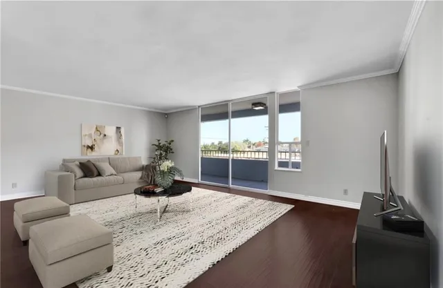 $3,400 | 1635 East Ocean Boulevard, Unit 4F, Long Beach, CA 90802