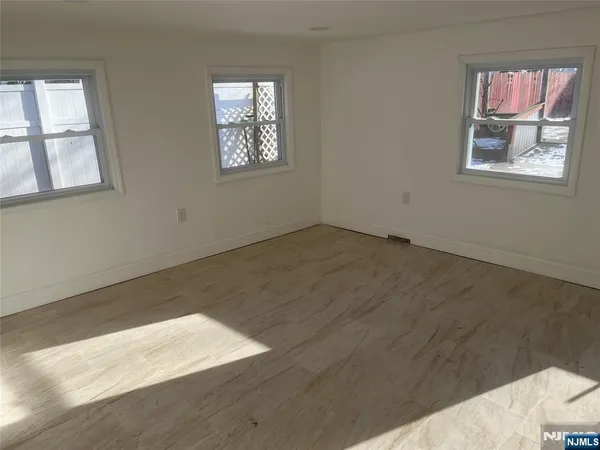 $4,950 | 86 Howland Avenue, Teaneck, NJ 07666