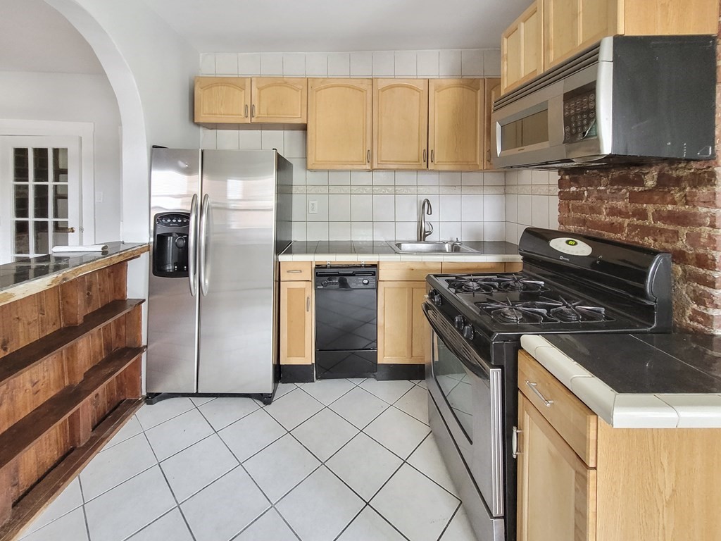 4 Mark Street, Unit 3 Boston, MA 02130 - Photo 4 of 13