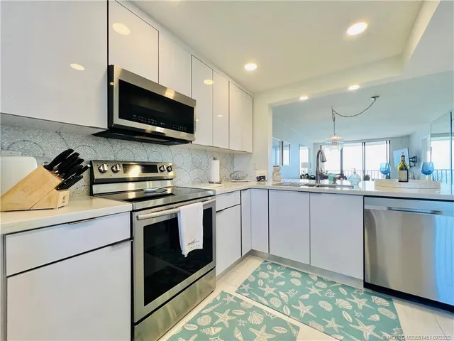 $3,800 | 4200 North Hwy A1A, Unit 1111, Fort Pierce, FL 34949