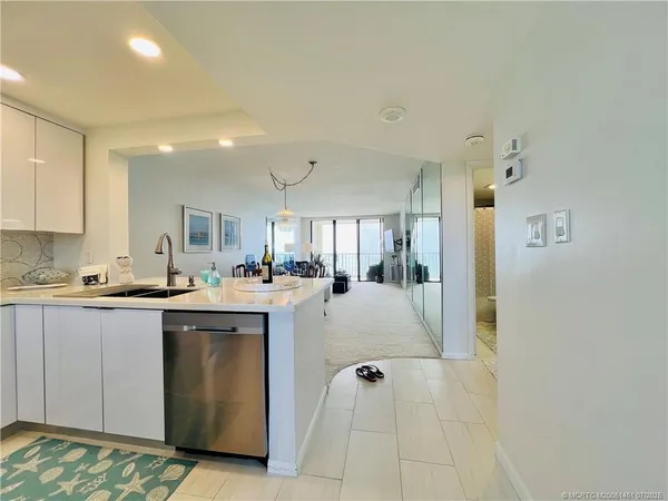 $3,800 | 4200 North Hwy A1A, Unit 1111, Fort Pierce, FL 34949