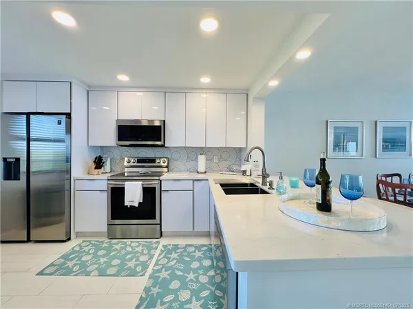 $3,800 | 4200 North Hwy A1A, Unit 1111, Fort Pierce, FL 34949