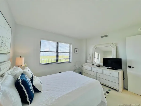 $3,800 | 4200 North Hwy A1A, Unit 1111, Fort Pierce, FL 34949