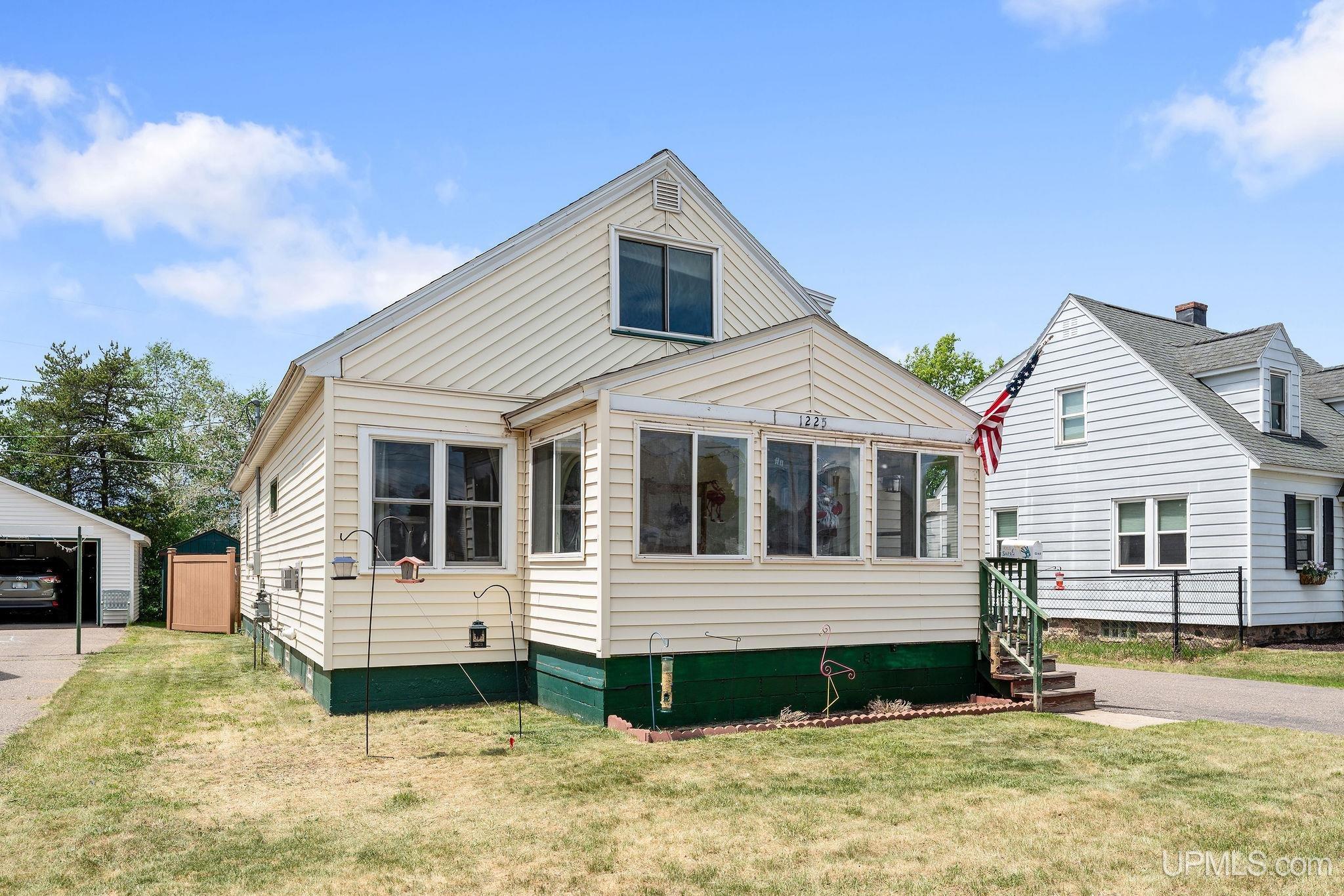 1225 North 2nd Street Ishpeming, MI 49849 - Photo 2 of 38