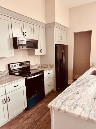 $1,950 | 30 High Street, Unit 3, Pembroke, NH 03275