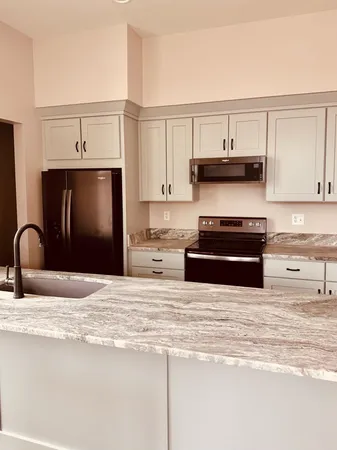 $1,950 | 30 High Street, Unit 3, Pembroke, NH 03275