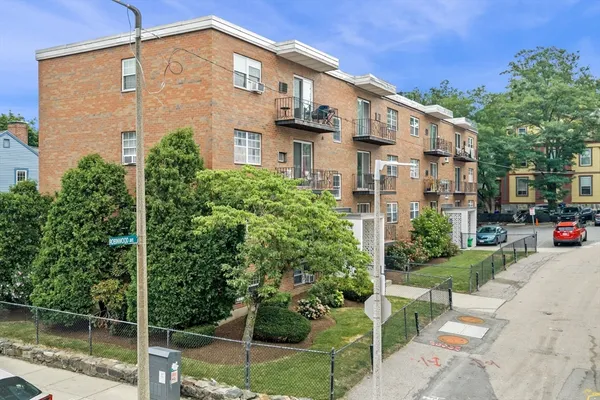 $540,000 | 4 Robinwood Avenue, Unit 6, Boston, MA 02130