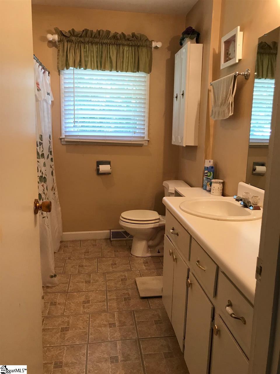 202 Kendrick Street Greer, SC 29651 - Photo 10 of 16 Gallery Image 10