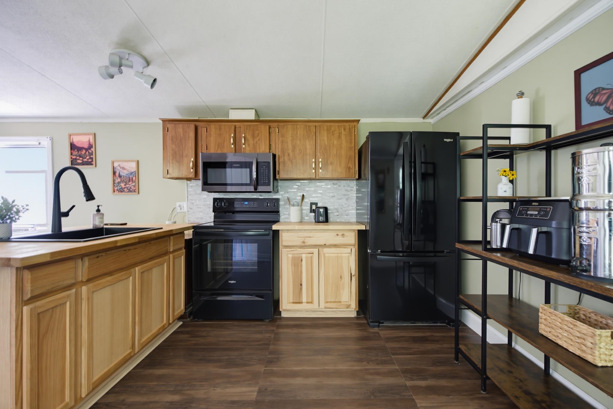143 Salmon Falls Road Rochester, NH 03868 - Photo 13 of 32