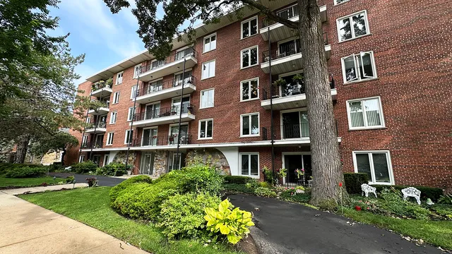 $310,000 | 2333 Central Street, Unit 502, Evanston, IL 60201