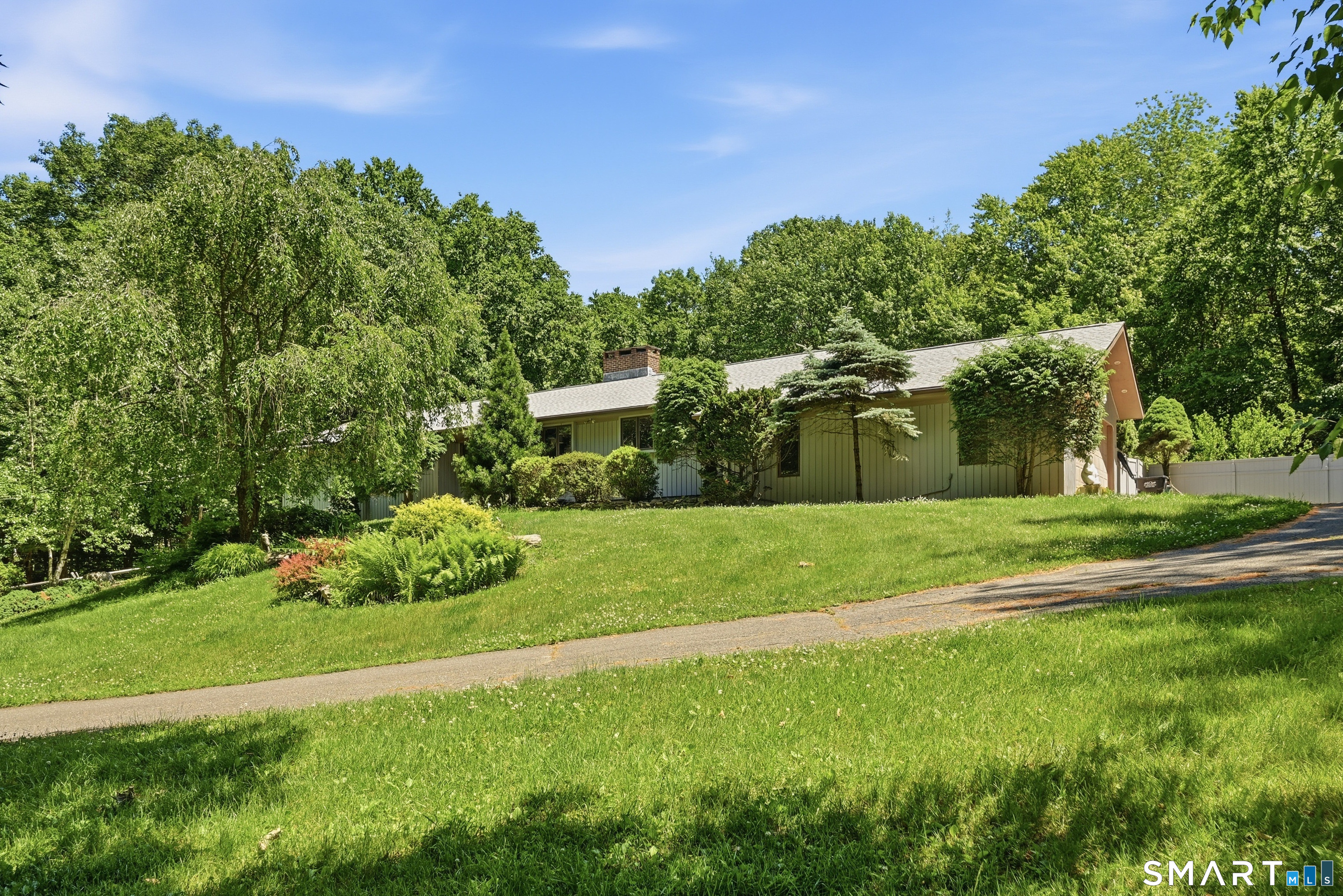 19 Hi Barlow Road Newtown, CT 06470 - Photo 5 of 40