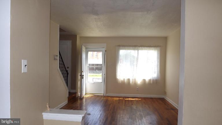 7544 Rabon Avenue Dundalk, MD 21222 - Photo 14 of 23 Living Room