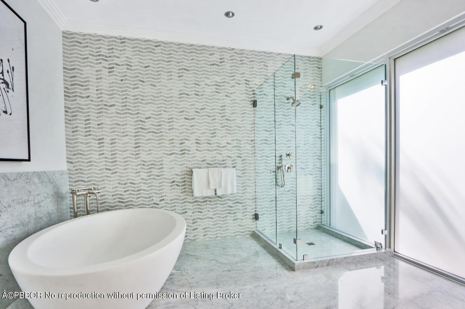 215 Indian Road Palm Beach, FL 33480 - Photo 23 of 31 a bathroom with a bathtub and shower