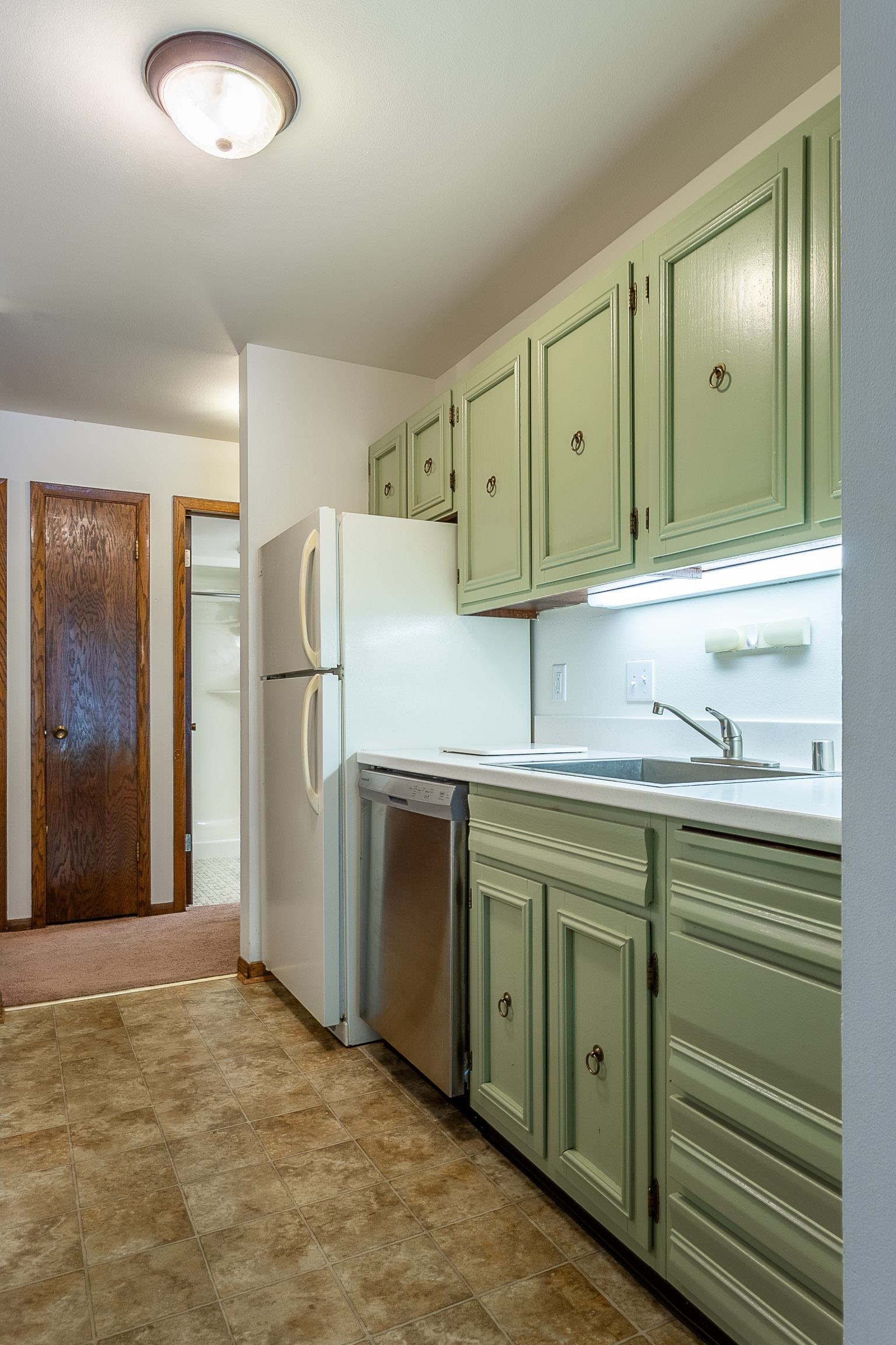 5101 Mineral Point Road, Unit 8 Madison, WI 53711 - Photo 4 of 23