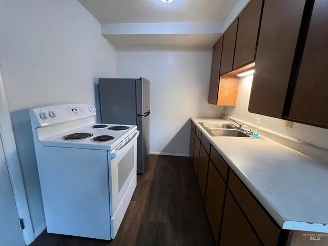 $895 | 151 Northwest 8th Street, Ontario, OR 97914