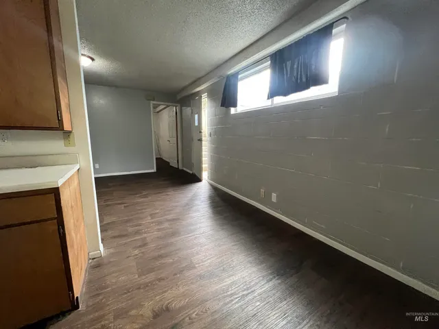 $895 | 151 Northwest 8th Street, Ontario, OR 97914