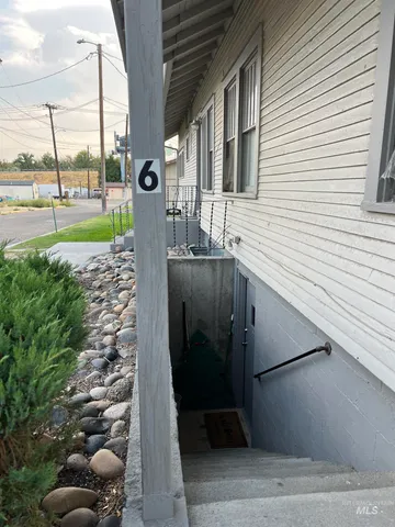 $895 | 151 Northwest 8th Street, Ontario, OR 97914