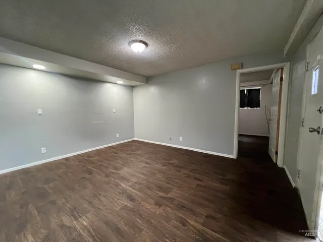 $895 | 151 Northwest 8th Street, Ontario, OR 97914