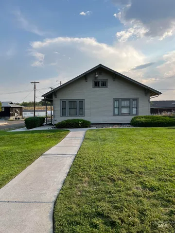 $895 | 151 Northwest 8th Street, Ontario, OR 97914