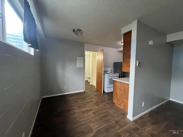 $895 | 151 Northwest 8th Street, Ontario, OR 97914