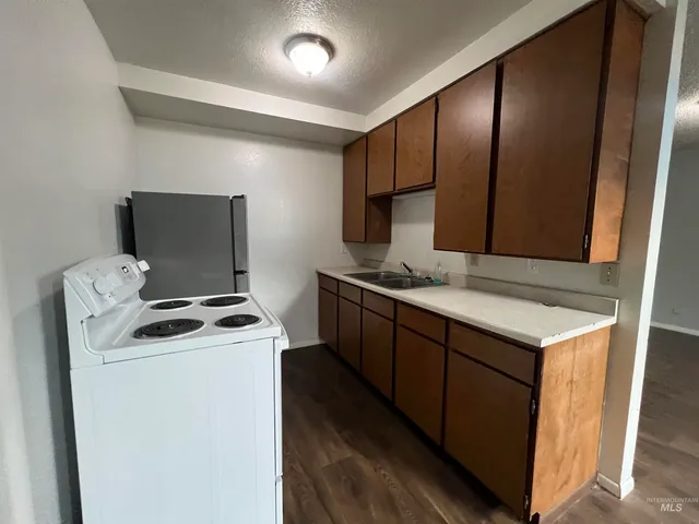 $895 | 151 Northwest 8th Street, Ontario, OR 97914