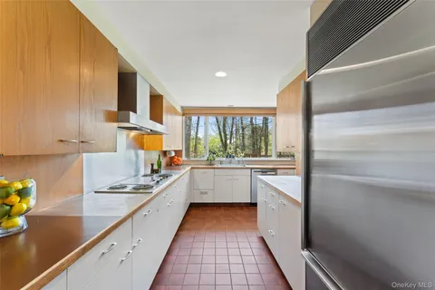 $3,295,000 | 98 Cushman Road, Scarsdale, NY 10583