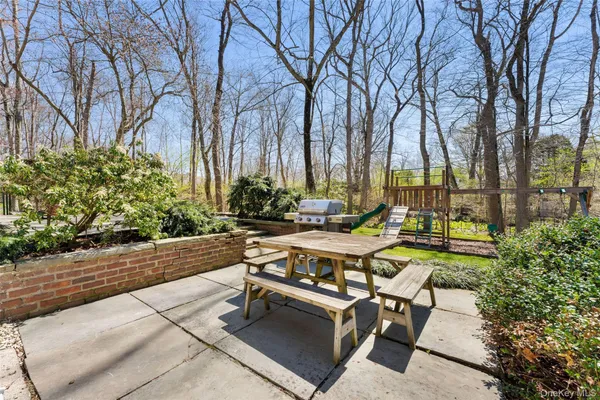 $3,295,000 | 98 Cushman Road, Scarsdale, NY 10583