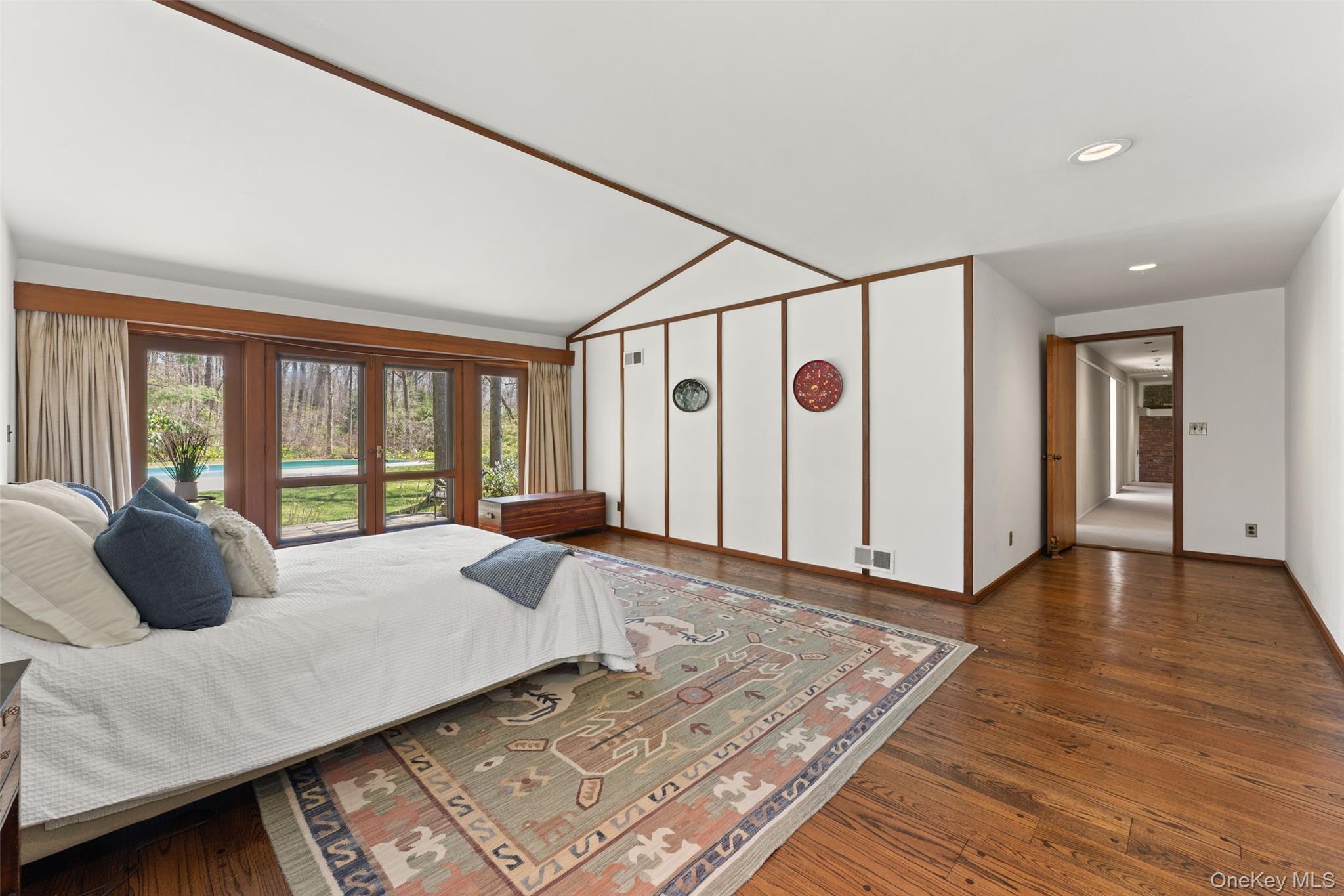 98 Cushman Road Scarsdale, NY 10583 - Photo 18 of 43 Primary suite