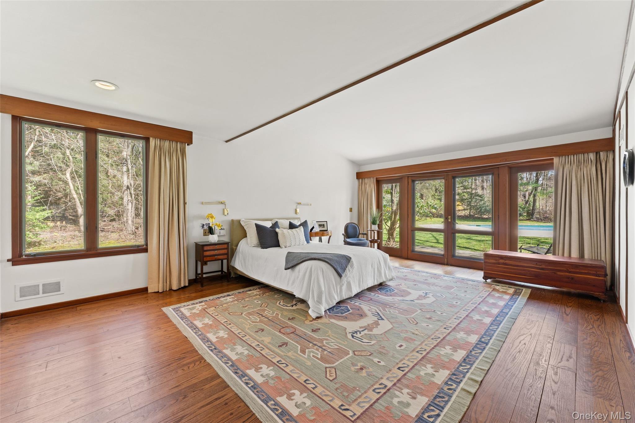 98 Cushman Road Scarsdale, NY 10583 - Photo 19 of 43 Primary Bedroom