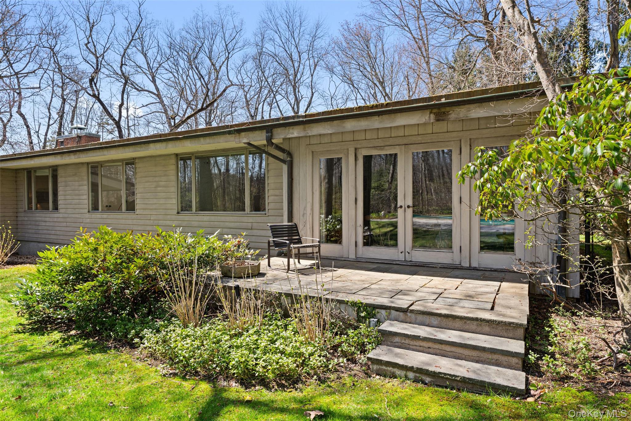 98 Cushman Road Scarsdale, NY 10583 - Photo 23 of 43 Patio off Primary Suite