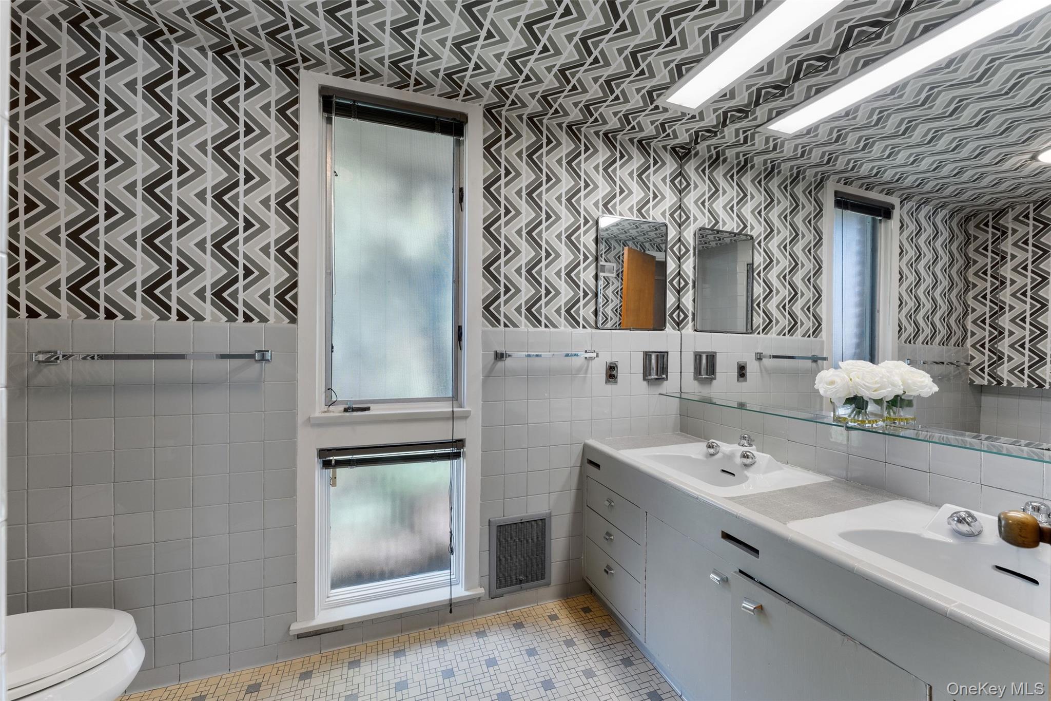 98 Cushman Road Scarsdale, NY 10583 - Photo 25 of 43 Full Bathroom