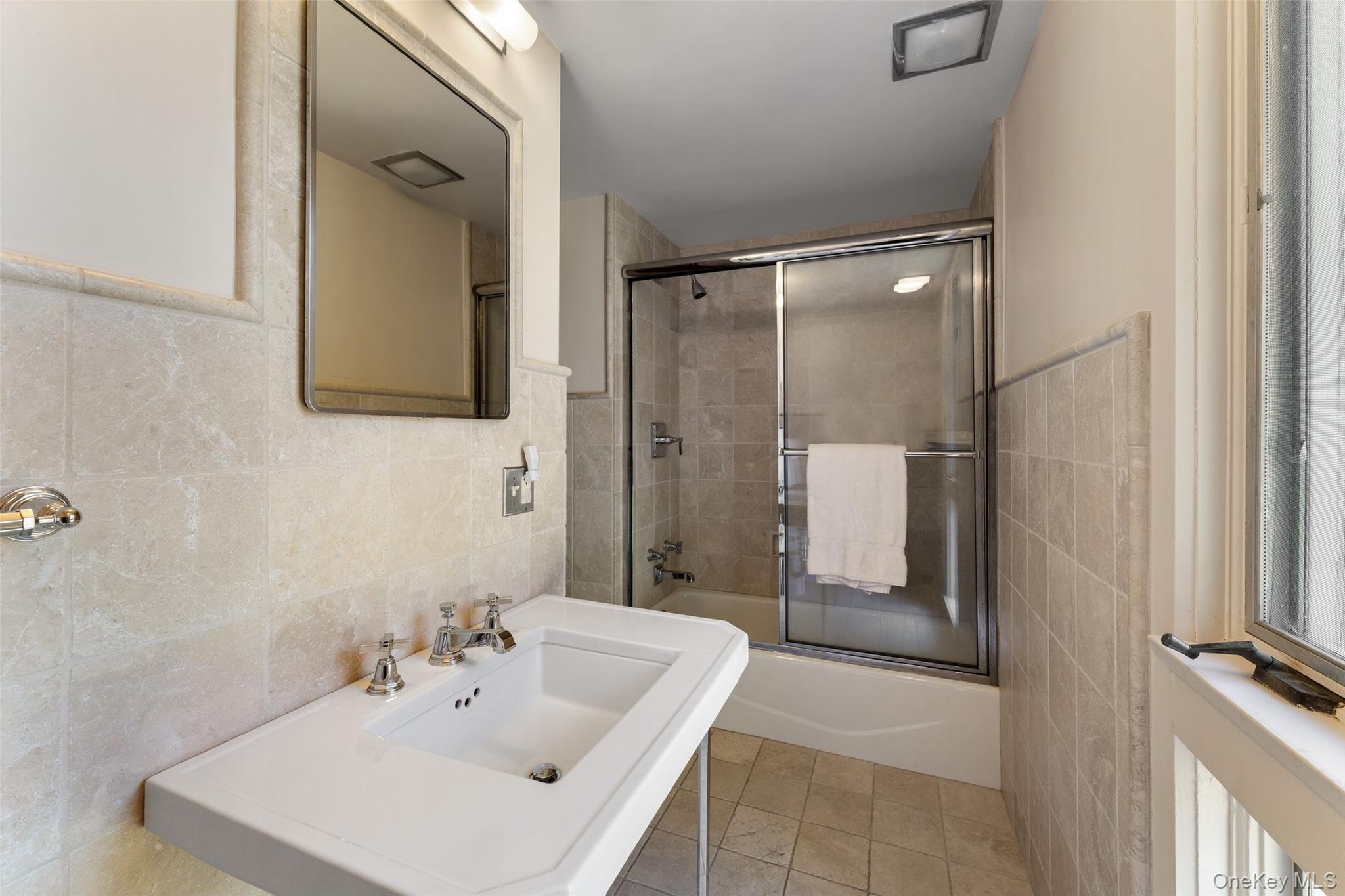 98 Cushman Road Scarsdale, NY 10583 - Photo 29 of 43 Hall Bathroom