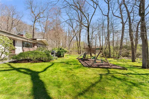 $3,295,000 | 98 Cushman Road, Scarsdale, NY 10583